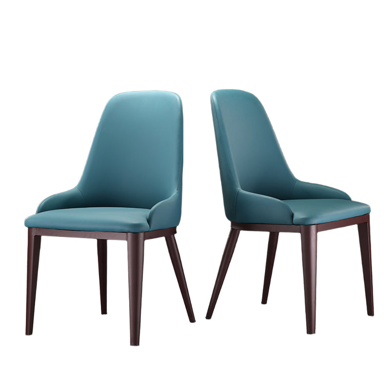 Metal dining chairs can be customized for use in restaurants in custom sizes and colors